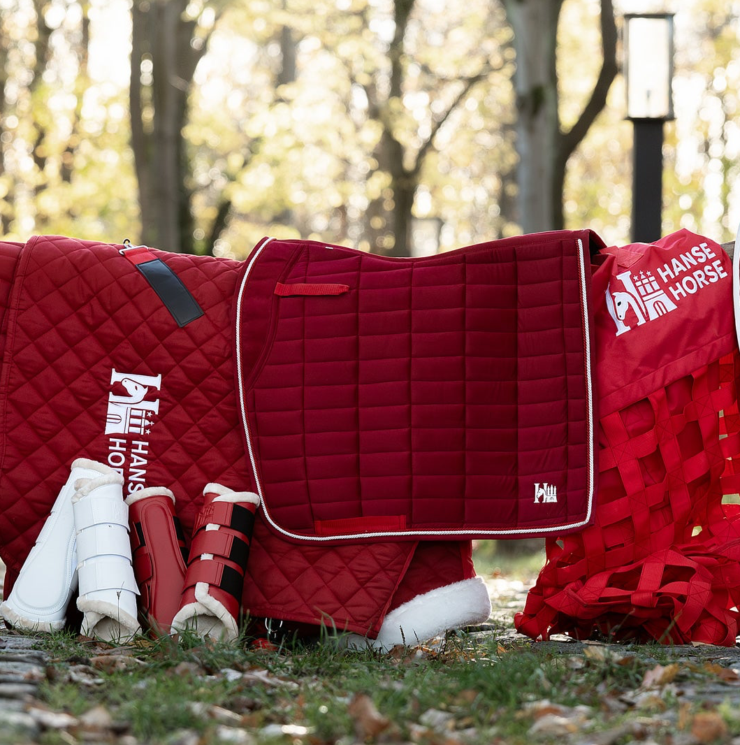 HanseHorse Produktpalette in der Farbe Regatta Red